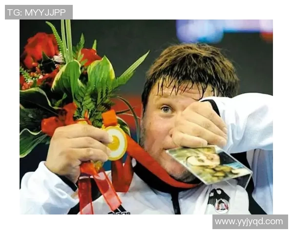 当足球场化作泪海那些令球星潸然泪下的感人瞬间 当足球场化作泪海那些令球星潸然泪下的感人瞬间