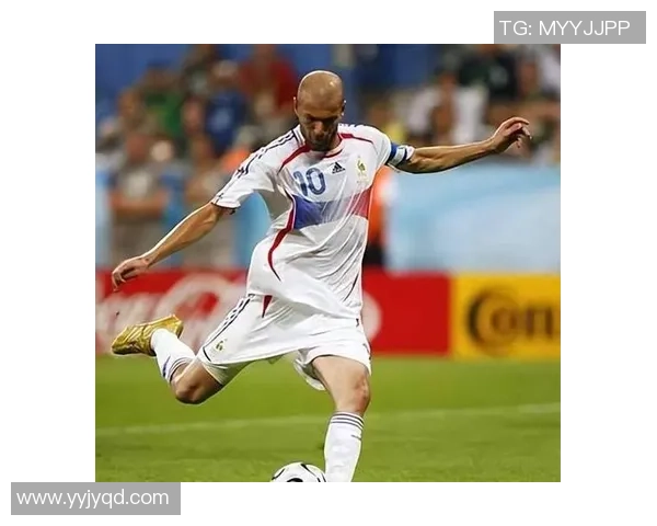 足球球星化身吉他高手场上场下风采各异音乐才华展现无遗